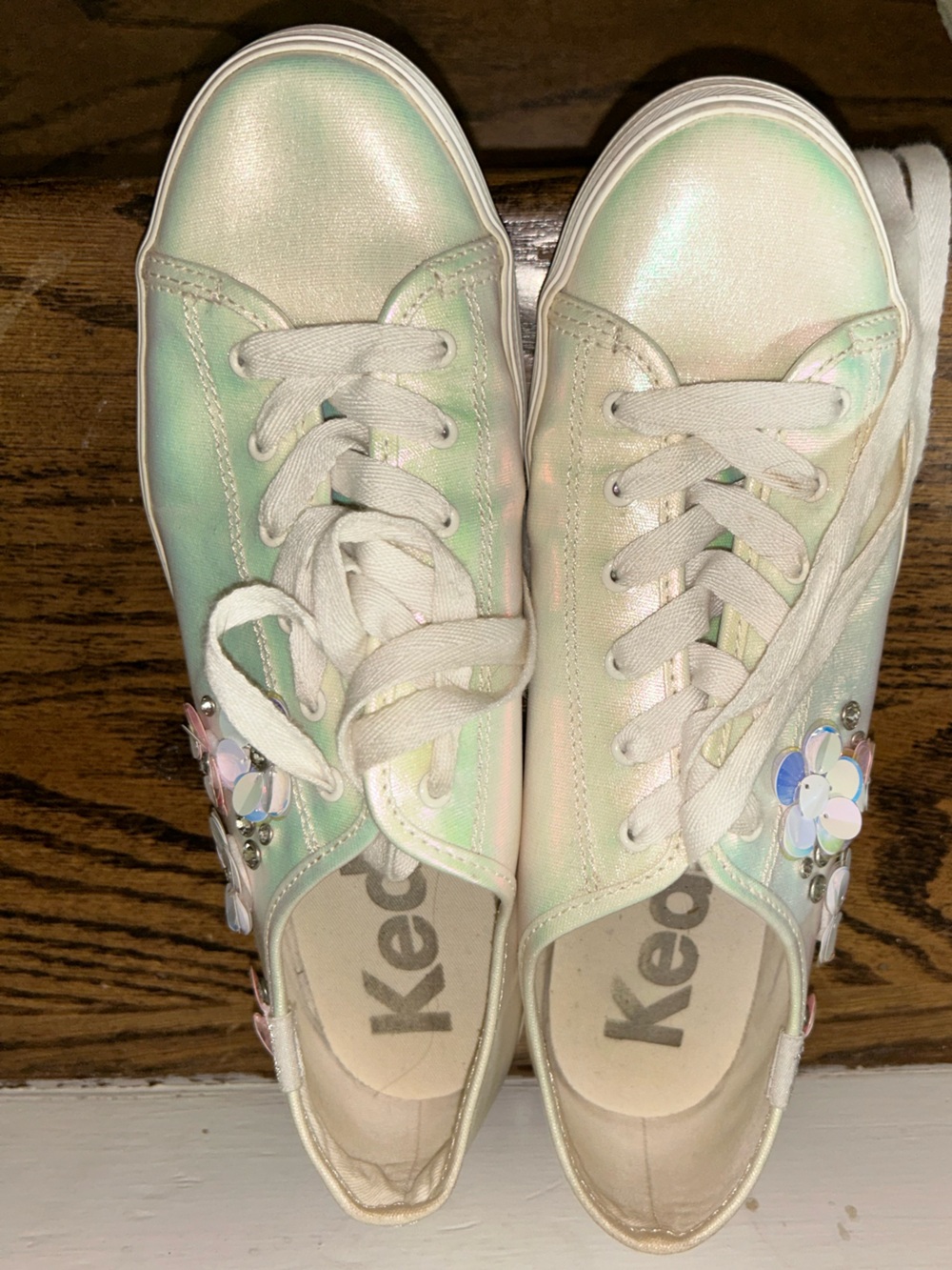 Keds Iridescent White sneakers, sequin floral accents. Size 9. - Picture 3 of 5